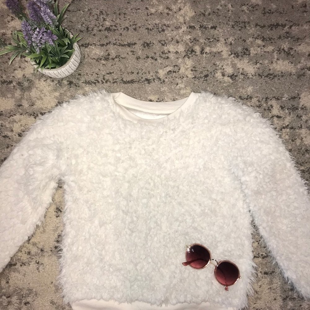 Art Class White Fluffy Sweater Girls L (10-12)